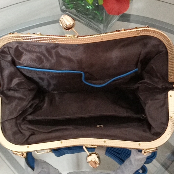 NWT🎁FREE GIFT INCLUDED🎁 Brand New Rhinestones Crystals Denim Shoulder Handbag - Picture 15 of 16